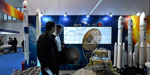 중국 국영기업  5년 내 우주에 AI 데이터센터 배치 목표   일론 머스크의 스페이스X에 도전
