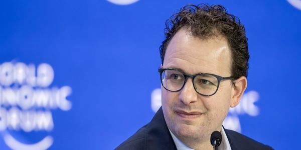 로이터  트럼프 퇴출 지시에도 미국의 이란 공습에 앤스로픽 AI 클로드 활용 