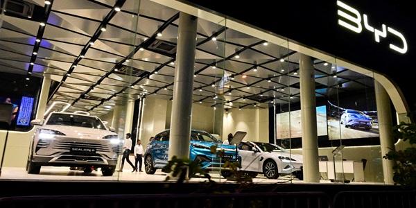 중국 BYD 캐나다에 자동차 생산공장 건설 추진   미국 진출은 쉽지 않다 