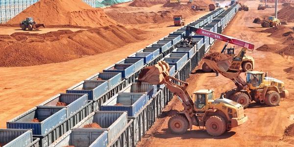 중동전쟁에 바레인 세계 최대 알루미늄 제련소 일부 생산 중단  가격 혼란 심화