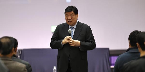 서정진  셀트리온홀딩스 국내 상장 계획 없어  자녀 지분 승계하면 모든 세금 납부할 것 