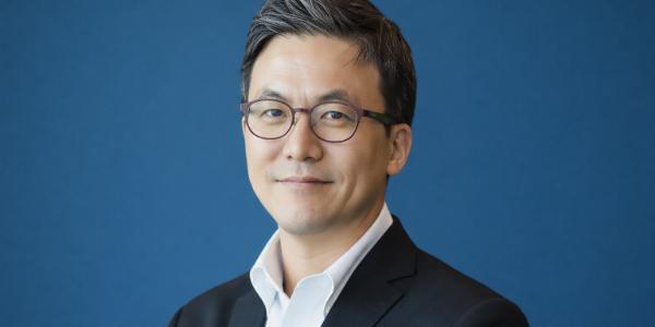 코리아세븐  편의점 3강  넘보다  벼랑 끝 에  김대일  생존 방정식  어떻게 풀어낼까