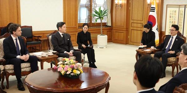  신세계 협력사  리플렉션AI 대규모 투자 유치   엔비디아 중국과 대결에 핵심 