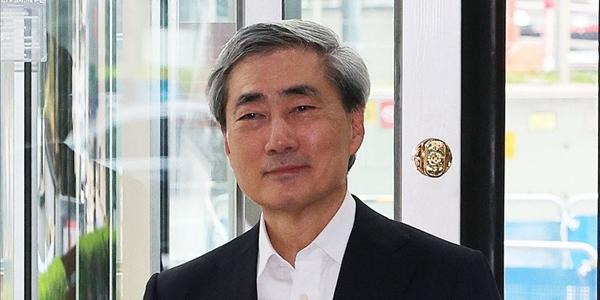 한은 총재 후보 신현송  생선 맡을 고양이  논란  재산 놓고 청문회 험로 예상