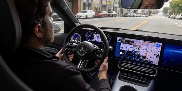 로보택시가 자동차 시장 판도 바꾼다  제조사 밀리고 엔비디아 테슬라  양강체제 로 재편 전망