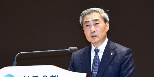  금융안정  강조한 한은 총재 신현송  고물가 저성장 이중압박 시험대 올랐다