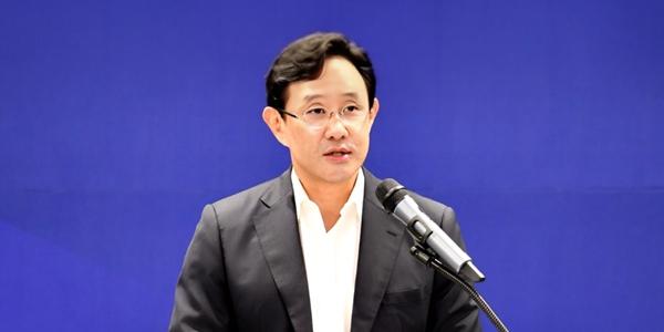 최윤범 고려아연 경영권 분쟁 두고  엄청난 축복의 시작   창립 52주년 기념사
