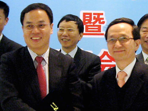 마윈 제치고 중국 부자 1위에 오른 리허쥔은 누구?