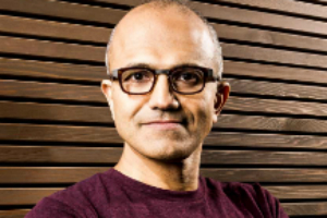 빌 게이츠, 나델라의 MS 개혁 전폭적 지지