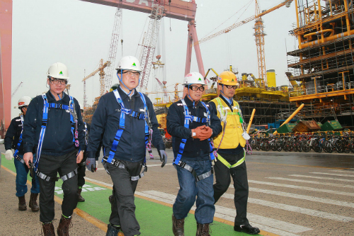 정몽준, 현대중공업 경영참여냐 정계복귀냐