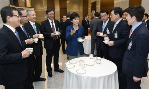 민정수석 우병우는 왜 야당의 집중포화 대상이 됐나