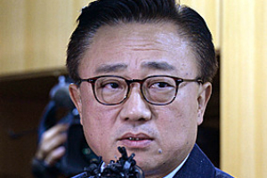 신경민 앱 선탑재 금지법안 추진, 삼성전자의 득실은?