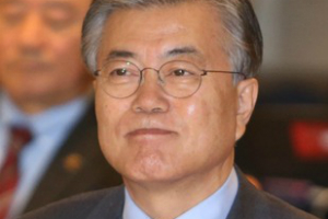 안희정 지지율 20%대 안착, 보수층 껴안기 논란도 뜨거워