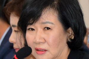 손혜원, 목포 문화재 거리 부동산 투기 의혹으로 궁지에 몰려 