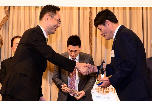 [Who Is ?] 정준 팬택 대표