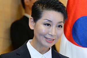 김성주 대한적십자사 회장에서 물러나, MCM 갑횡포 부담