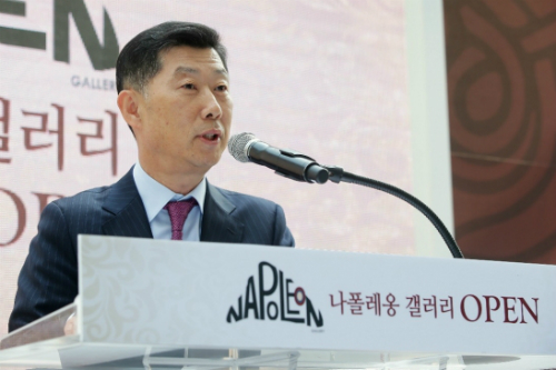 김홍국, 김상조의 공정위에 맞춰 하림그룹 재정비에 분주