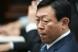 신격호, 롯데경영의 상징 롯데호텔 34층도 떠나게 되나