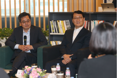 김동연과 위성호, 신한은행 여성친화적 고용 놓고 의견 나눠 