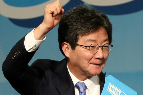 바른정당 새 대표에 유승민, “따뜻하고 진정한 보수 지키겠다”