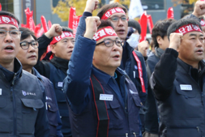 현대차 노조, 파업 강도 높이며 성과급으로 순이익 30% 요구  