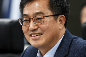 <a href='https://www.businesspost.co.kr/BP?command=article_view&num=322825' class='human_link' style='text-decoration:underline' target='_blank'>김동연</a> LG그룹부터 방문, <a href='https://www.businesspost.co.kr/BP?command=article_view&num=325765' class='human_link' style='text-decoration:underline' target='_blank'>구본준</a> <a href='https://www.businesspost.co.kr/BP?command=article_view&num=121024' class='human_link' style='text-decoration:underline' target='_blank'>조성진</a> <a href='https://www.businesspost.co.kr/BP?command=article_view&num=183779' class='human_link' style='text-decoration:underline' target='_blank'>하현회</a>와 만나기로 