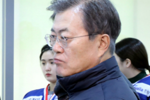 문재인 지지율 67%로 하락, '올림픽 남북단일팀'에 부정평가 여파 