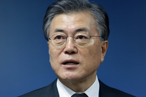 문재인 지지율 59.8%로 급락, 평창올림픽 북한 참여 논란 여파 
