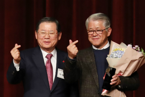 [Who Is ?] 최신원 SK네트웍스 대표이사 회장