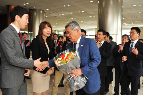 [Who Is ?] 최신원 SK네트웍스 대표이사 회장