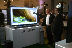 LG전자, 인공지능 기술 적용한 올레드TV로 유럽 공략 