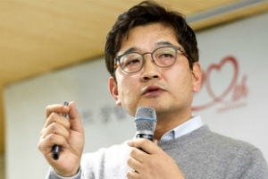이갑수 임일순 김종인, 이마트 홈플러스 롯데마트 변해야 산다