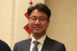 필룩스의 항암제 개발회사 '바이럴진' 인수 차질, 속타는 안원환