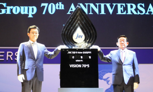 [Who Is ?] 이경하 JW중외그룹 회장