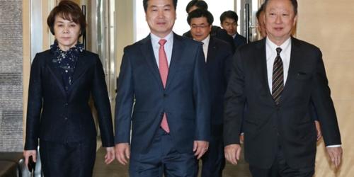 홍종학, 대한상의 만나 “최저임금 산입범위 조정 필요성에 공감