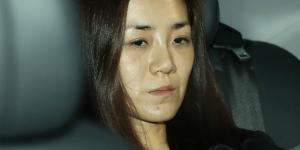 [오늘Who] 조현민 사과와 눈물, 대한항공 직원의 복면시위 