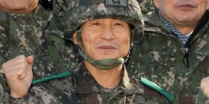 청와대 국가안보실 국정개혁비서관에 김현종 내정, 현 육군 소장 