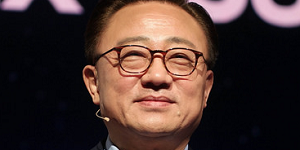 삼성전자 접는 스마트폰 서둘러, 삼성전기 삼성디스플레이 수혜