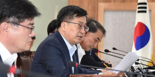 김동연 “공공기관 경영실적 평가 통해 채용비리 막겠다”