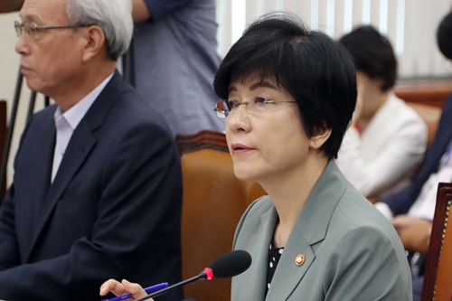 김영주 “국회가 최저임금위 구성방식 논의하면 정부도 의견 내겠다” 