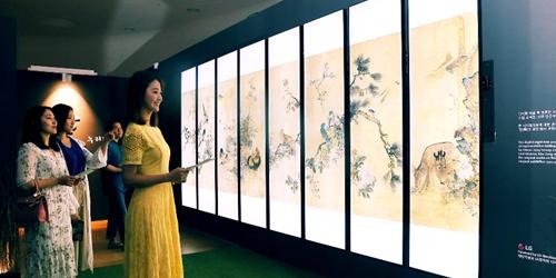 LG전자, 간송미술문화재단과 '디지털 장승업 그림 전시회' 열어 