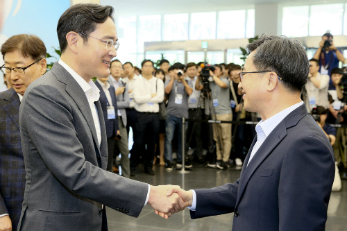 김동연, 이재용 만난 뒤 “삼성이 바이오산업 규제완화 요청했다”