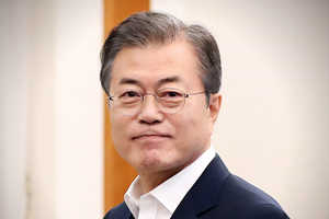 문재인, 혁신성장 향한 규제개혁 위해 국회 설득에 팔 걷어붙여   