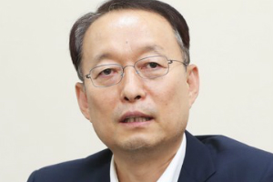 검찰, 전 산업부 장관 백운규 불러 월성원전 '경제성 평가 조작' 조사 