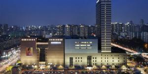 신세계백화점 강남점, 면세점 개장효과로 외국인 매출 급증 