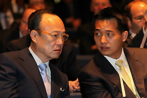 [Who Is ?] <a href='https://www.businesspost.co.kr/BP?command=article_view&num=410377' class='human_link' style='text-decoration:underline' target='_blank'>김동관</a> 한화큐셀 전무 