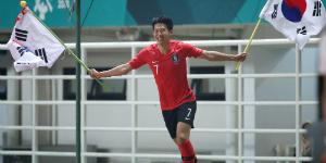 병역 해결한 손흥민이 토트넘 남을까, 세계 축구팬 시선 몰려 