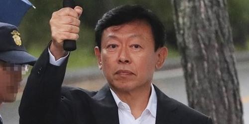 신동빈 풀려났지만 롯데월드타워 면세점 특허유지 낙관 어려워 