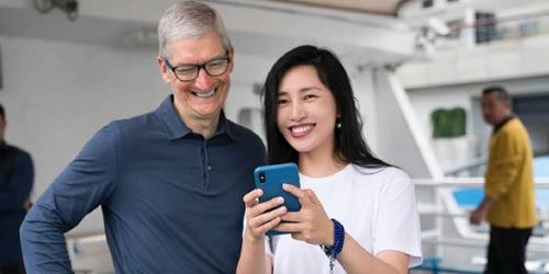 [오늘Who] 팀 쿡, 중국의 애플 소비자 마음 붙잡아놓기 직접 움직여 