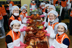 미래에셋자산운용, 저소득층 노인 위한 김장 나눔 봉사활동 펼쳐